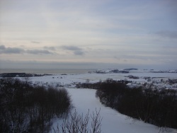 Blick vom Aussichtsturm auf dem Lotsenberg Thiessow auf Klein-Zicker im Winter